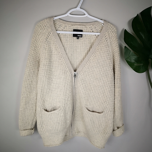 Aritzia Wilfred free wool sweater